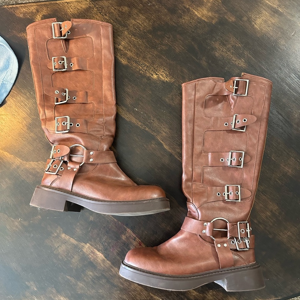 Brown leather moto boot looks